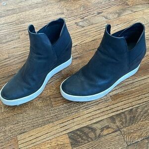 Size 8 Women’s Wedge Sneakers from Maurice’s.